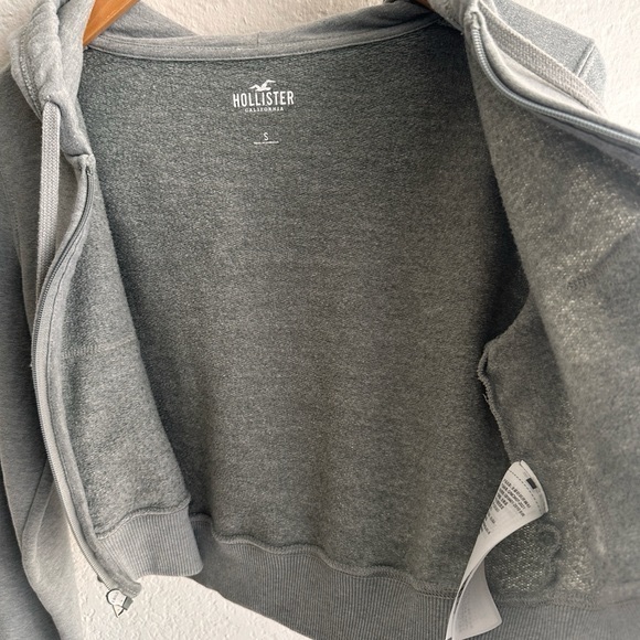 Hollister Cropped Micro Fleece Hoodie - Picture 10 of 12